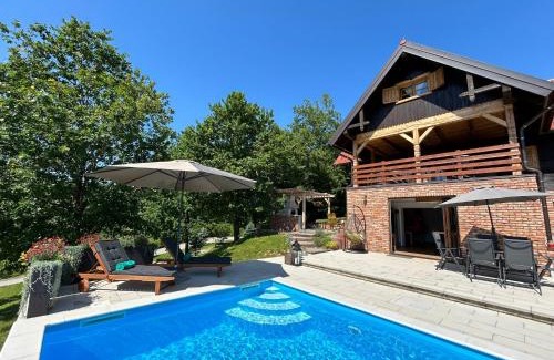 Pisarovina House | Tri srca