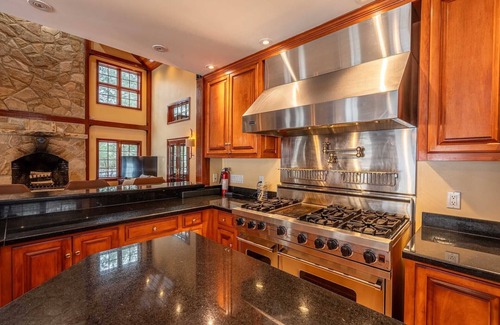 Lanark Highlands House | Trillium Acres Resort - 500 Acres Private Estate