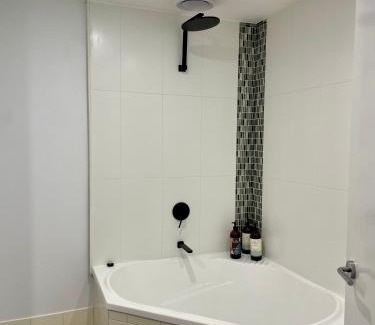 Cairns Central Business District Apartment | Trilogy on the Esplanade - Free Wi-Fi