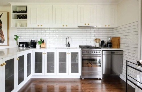 Daylesford House | Trimble Hill Summary: