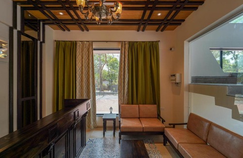 Hudco Colony Hotel | Triose Boutique Hotel Lonavala