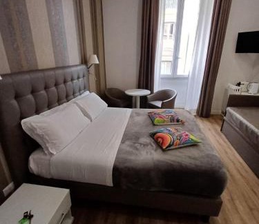 Rione XVIII Castro Pretorio House | TRIPLE big room AMAZING VIEW, for two o three person, in CENTER of ROME