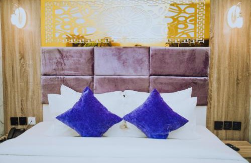 Okpanam Hotel | Triple J Universal Hotel and Suites