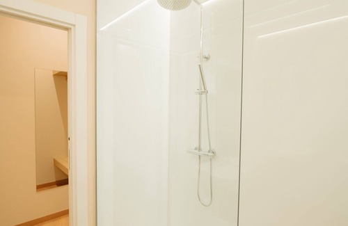 Maceira Apartment | Triple room Mouritz Rooms guesthouse in Negreira