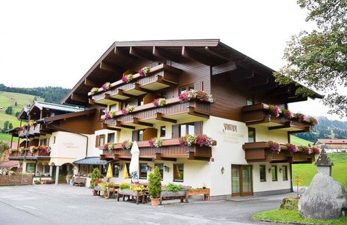 Maria Alm am Steinernen Meer House | Triple room, shower, WC, mountain side - Hotel Sportalm Hintermoos
