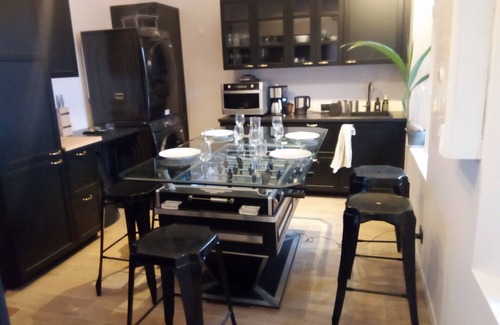 Villers-Cotterets Apartment | Triple room with bathroom
