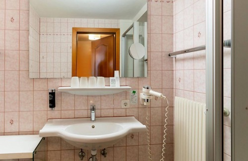 City Centre Salzburg House | Triple room with breakfast - Hotel Trumer Stube