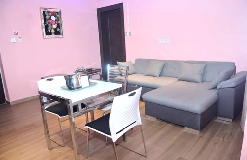 Surulere Apartment | Triple Tee Luxury Hotel