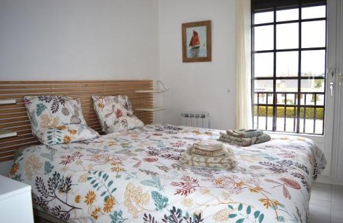 Courseulles-sur-Mer House | Triplex avec jardinet - wifi - à 400m de la plage