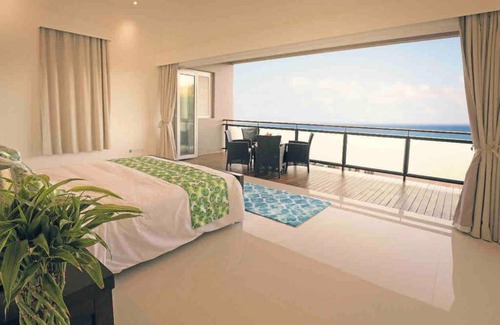 La Misere Villa | Triplex Villa & Private Pool - CliffHanger Villas