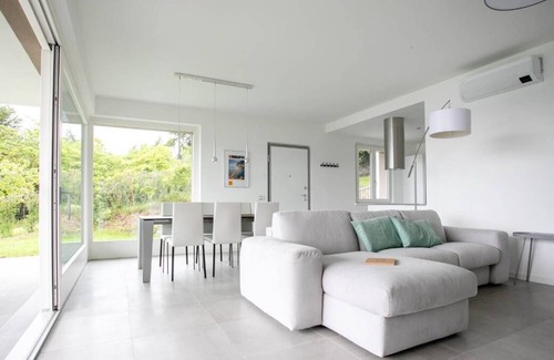 Solto Collina Apartment | Trivia Resort. .