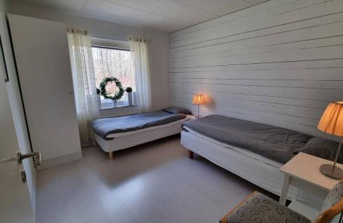 Tranas Villa | Trivsamt parhus i lugnt område inne i Tranås!