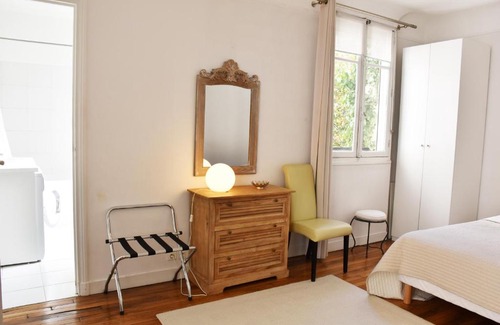 Porte-Dauphine Apartment | Trocadero