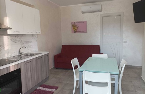 Santa Domenica House | Tropea brand new two-room apartment with terrace and POOL 3 minutes from the SEA