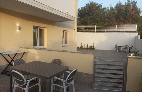 Santa Domenica House | Tropea brand new two-room apartment with terrace and POOL 3 minutes from the SEA
