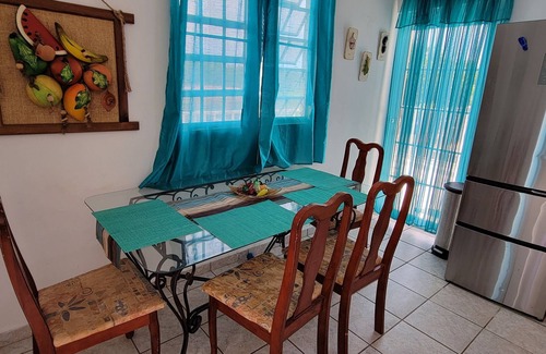 Hoyo Mulas Apartment | Tropical Breezy Suite - 10 mins near SJU airport and beaches