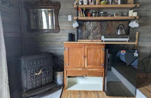 Gray Creek Cabin | Tropical, elegant, artistic, sparkling clean, with no light pollution.nAMAZING.