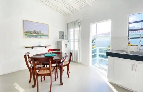Douglas House | Tropical Escape- 2 Bedrooms