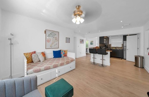 North Miami House | Tropical Escape in Biscayne Shore #2 | Charming Retreat