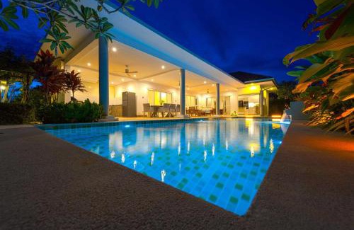 Hua Hin Apartment | Tropical Family Villa with Pool Garden ML103