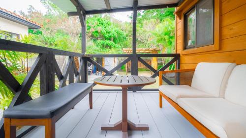 Nakama House | Tropical Frog