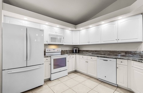 Saint James City House | Tropical Getaway in St. James City – 3BR/2BA w/Boat Ramp Access Nearby!