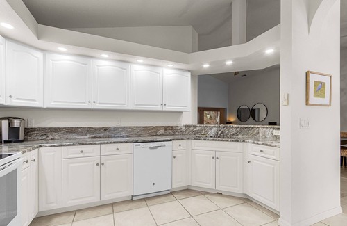 Saint James City House | Tropical Getaway in St. James City – 3BR/2BA w/Boat Ramp Access Nearby!
