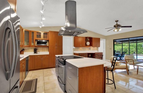 Carrollwood House | Tropical Haven: Private Pool, Hot Tub, and Bliss