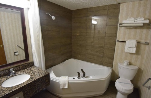North Battleford Hotel | Tropical Inn