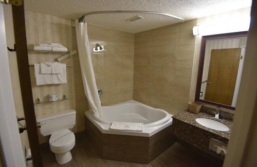 North Battleford Hotel | Tropical Inn