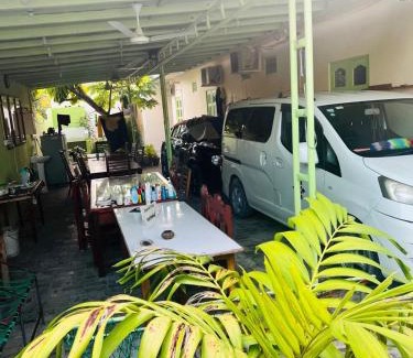 Hanimaadhoo House | Tropical Lodge