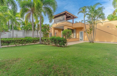 Nong Prue Villa | Tropical Luxury 4BR Pool Villa w Game Area