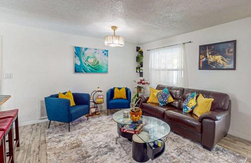 Pinellas Park House | Tropical Mango