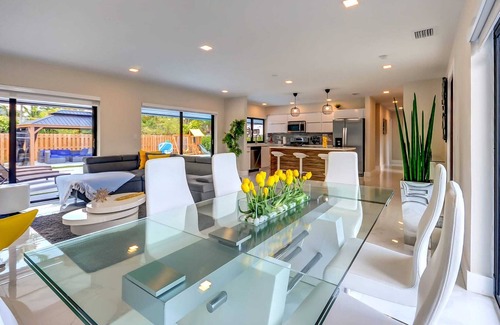 West Perrine House | Tropical Miami/Heated pool/Basketball Court/Pin Pong Table/Patio Chess/Mini Golf