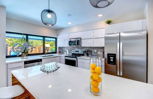 West Perrine House | Tropical Miami/Heated pool/Basketball Court/Pin Pong Table/Patio Chess/Mini Golf