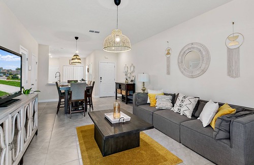 Baymeadows House | Tropical Oasis ,3 bedroom ,patio playground, dog park