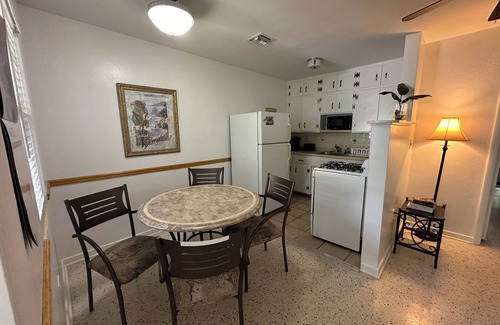 Lake Worth Corridor Apartment | Tropical Oasis at Pairadice Palms in Lake Worth Beach, FL - Florida Room