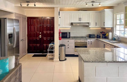 Sunset Crest House | Tropical Oasis with Pool close to beach - Beachcomber