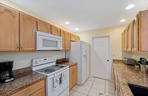 Port Charlotte - Charlotte Harbor House | Tropical Palm Oasis - Cozy Private Heated Pool Home!