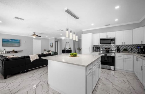 Bearss Plaza House | Tropical Paradise Dream Home