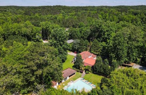 Douglasville House | Tropical Pool Estate