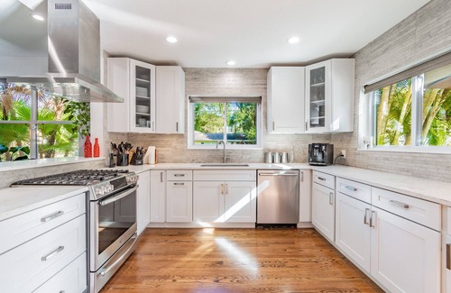 Virginia Park House | Tropical pool home in the heart of South Tampa