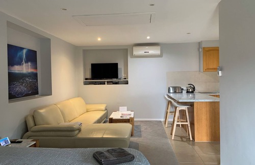 Clifton Springs House | Tropical Resort Style Dual Residency Accommodation perfect for multiple families