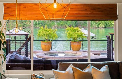 Cascade House | Tropical Riverhouse Retreat