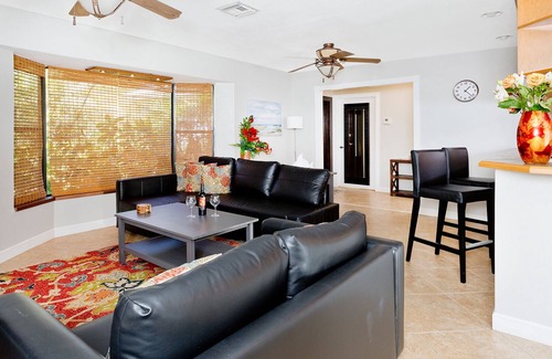 Boynton Beach House | Tropical Spacious 5Bdr Home Near The Beach
