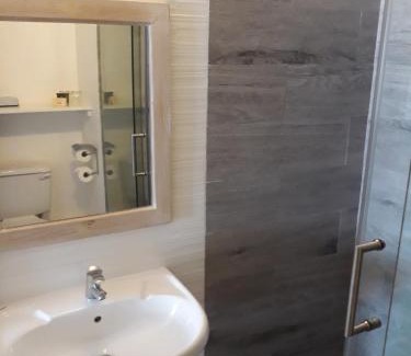 Sunset Crest Apartment | Tropical Sunset Beach Apartment Hotel