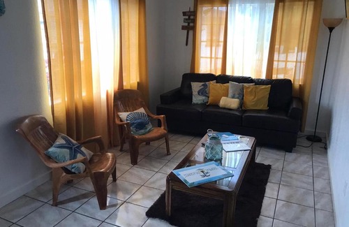 Calvin Hill Apartment | Tropical Treasures Living