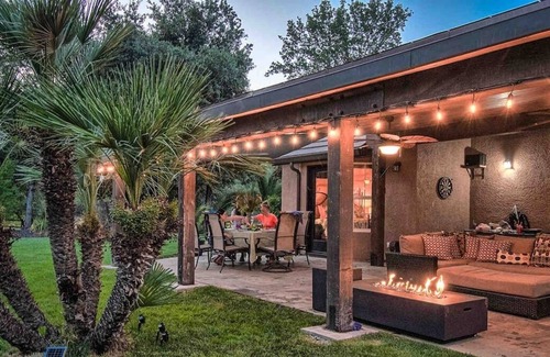 Redding House | Tropical - Your Ultimate Vacation