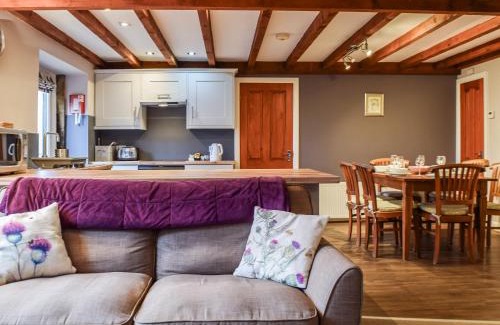 Holmfirth House | Trough Cottage - Uk48424