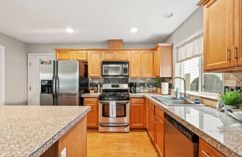 Troutdale House | Troutdale Treasure - Spacious 3BR, 3 Bath Home near Edgefield